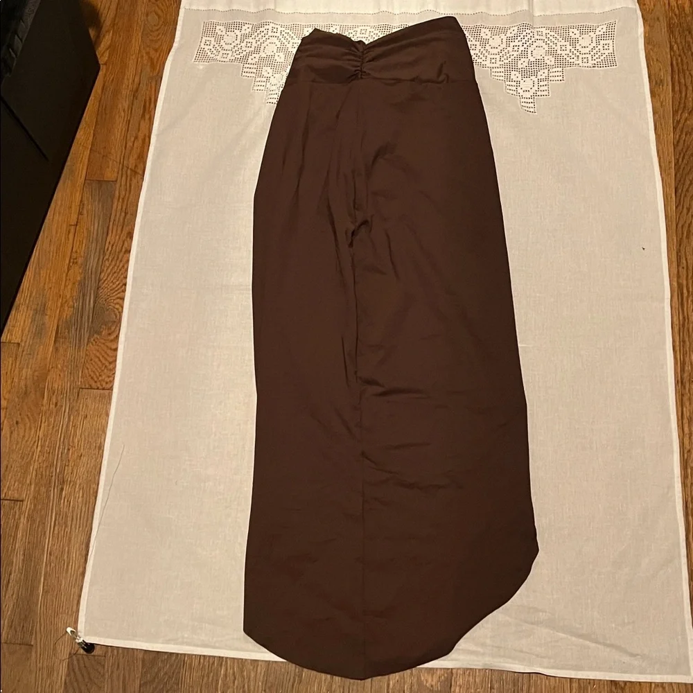SKIMS Brown Twist Front Swim Sarong - Picture 2 of 3